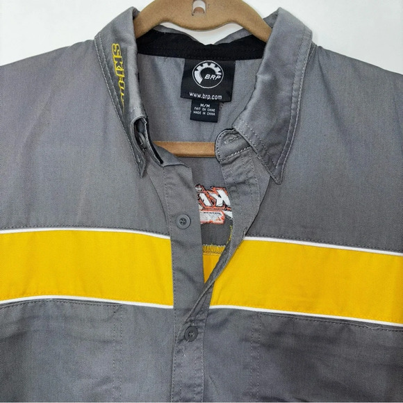 BRP Ski-doo Shirt Men’s Medium Grey Yellow Short Sleeve Button Up Logo Pockets - Picture 6 of 11